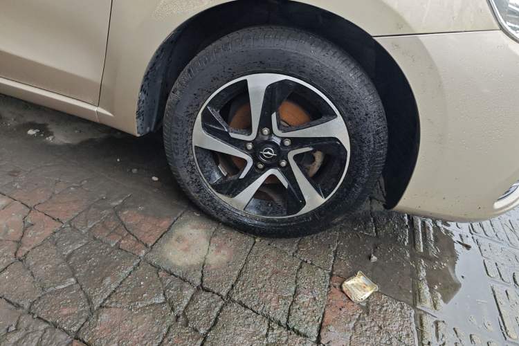 Used Haima Fumei 2017 1.6L Manual Luxury Model Right Front Wheel Hub