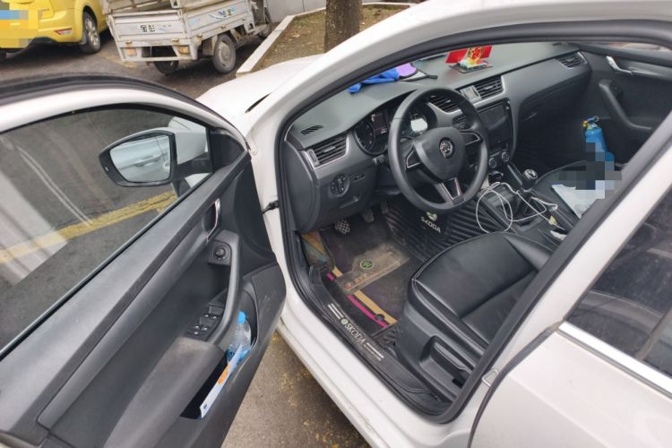 Used Skoda Octavia 2017 Classic Model 1.6L Manual Comfort Edition
