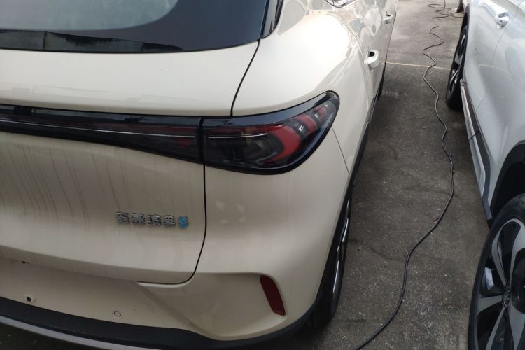 Used Wuling Bingo S 2025 Model 325km Deluxe Edition Right Rear Taillight