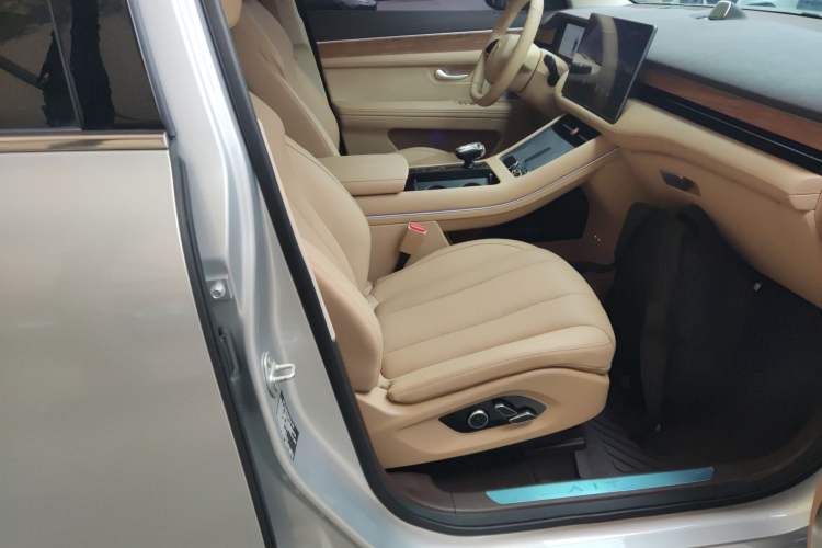 Used Hima AITO M7 2024 1.5T Intelligent Driving Rear-Drive Max Edition 6 Seats
