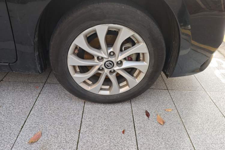 Used Nissan Sylphy 2016 1.6 XL CVT Luxury Edition Right Front Wheel Hub