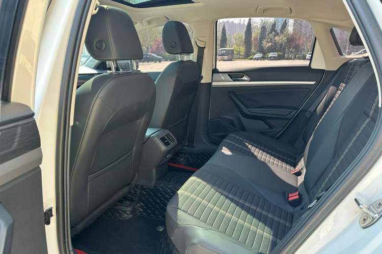 Used Volkswagen Lavida 2019 1.5L Manual Comfort Edition China VI Standard Left Rear Seat