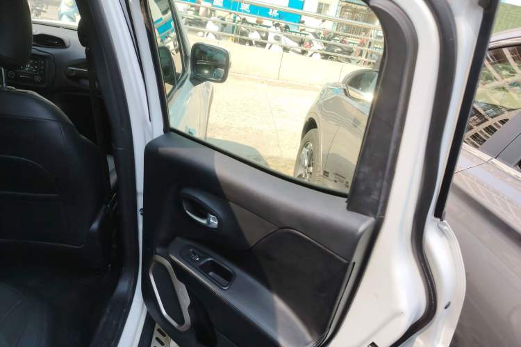 Used Jeep Renegade 2017 180T Automatic High-Energy Version