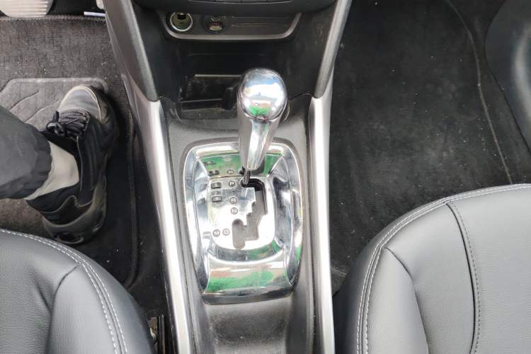 Used Peugeot 2008 2014 1.6L Automatic Fashion Edition