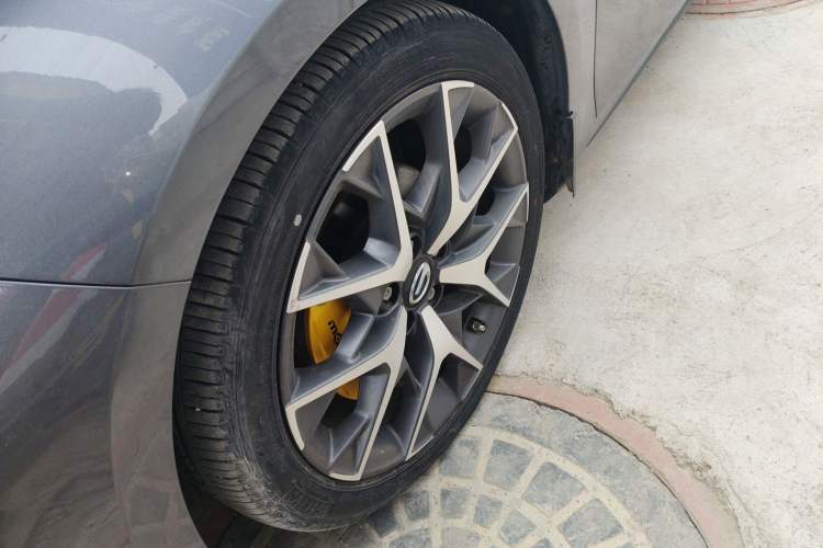 Used GAC Trumpchi EMPOW 2021 270T DCT J16 Version Left Front Wheel Hub