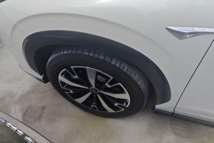 Used Roewe D5X DMH 2024 135 Tech Edition
