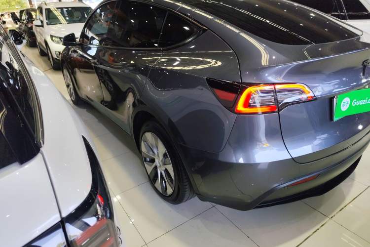 Used Tesla Model Y 2021 Long-Range All-Wheel-Drive Version
