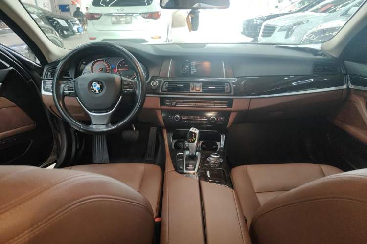 Used BMW 5 Series 2017 525Li Leading Model
