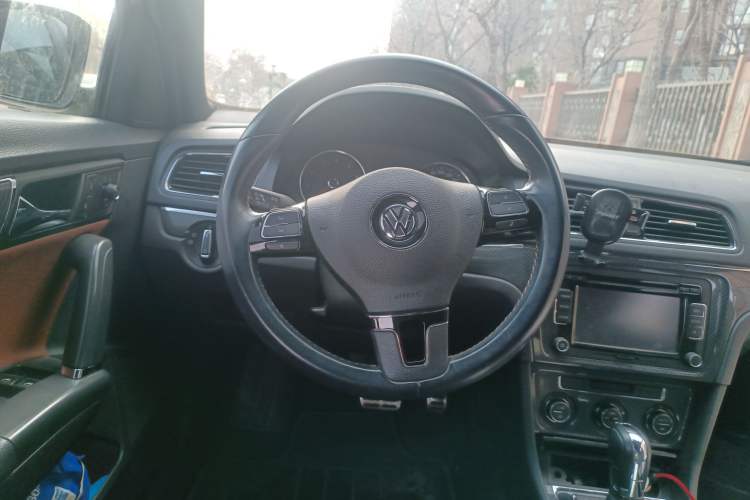 Used Volkswagen Gran Lavida 2014 1.4TSI Automatic Sport Edition
