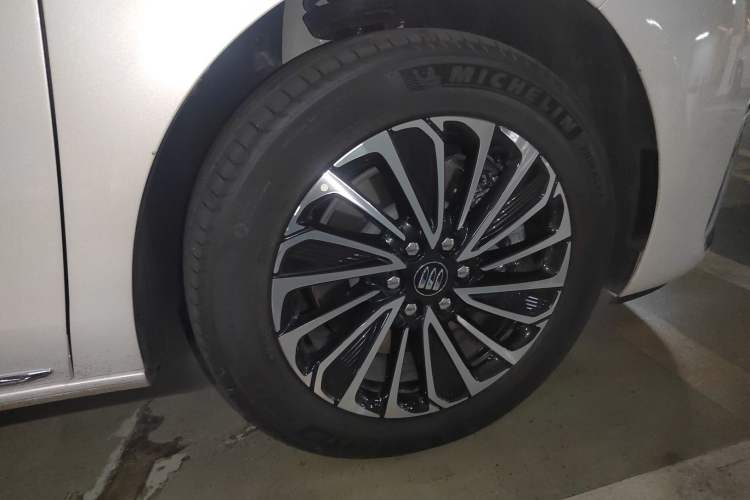 Used Buick GL8 New Energy 2025 Lu Shang Smart Enjoyment Edition 7-Seater