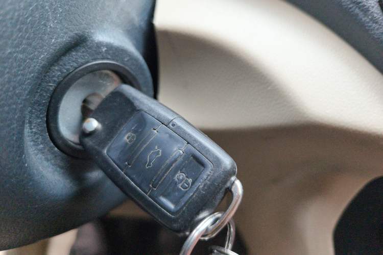 Used FAW Yingzhi 737 2015 1.5L Manual Elite Edition
