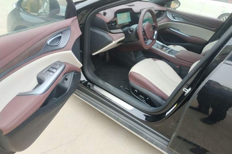 Used BYD Seal 2023 DM-i 1.5T 121km Prestige Model
