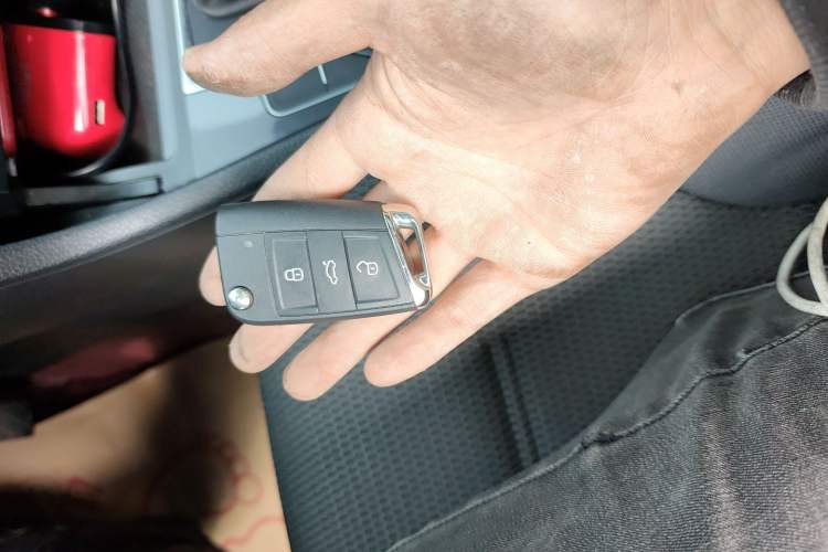 Used Volkswagen Golf 2017 1.6L Automatic Comfort Million-Vehicle Anniversary Edition