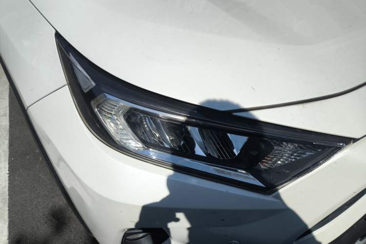 Used Toyota RAV4 2020 2.0L CVT 4x4 Trend Edition Right Front Headlight