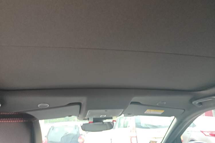 Used Land Rover Discovery Sport 2023 249 PS R-Dynamic SE Performance Tech Edition Headliner