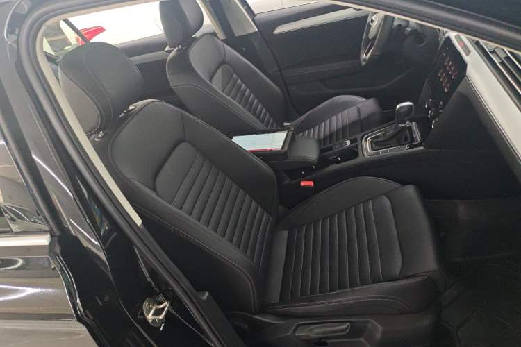 Used Volkswagen Magotan 2025 Zhongxiang Version 280TSI DSG Comfort Edition