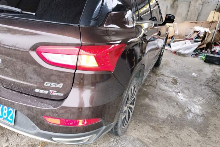 Used GAC Trumpchi GS4 2017 235T G-DCT Two-Wheel Drive Luxury Edition Exterior 1