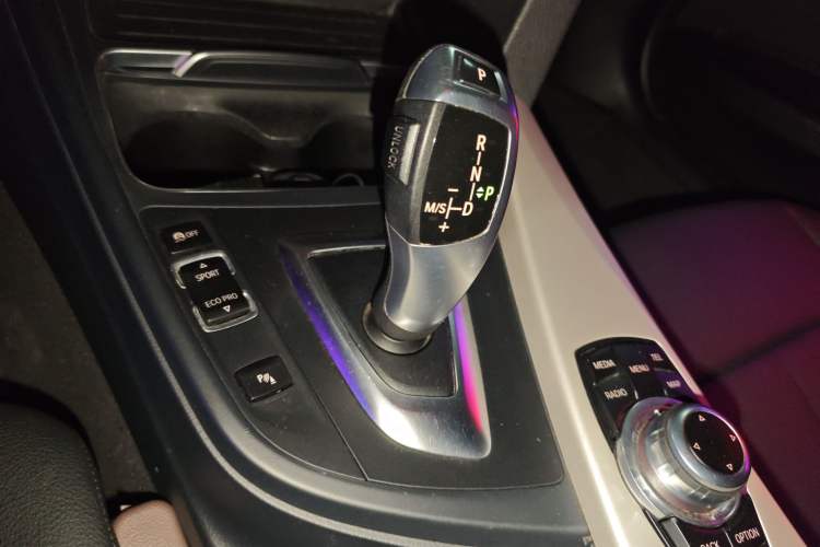 Used BMW 3 Series 2016 320i Fashion Model
