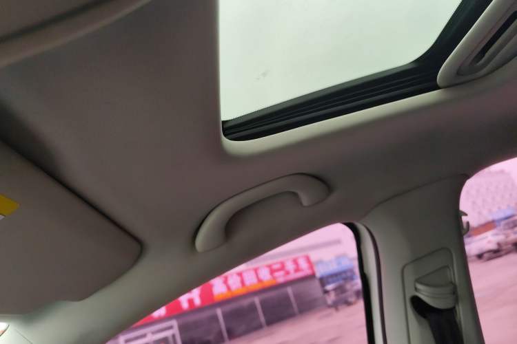 Used Volkswagen Polo 2016 1.6L Automatic Comfort Model
