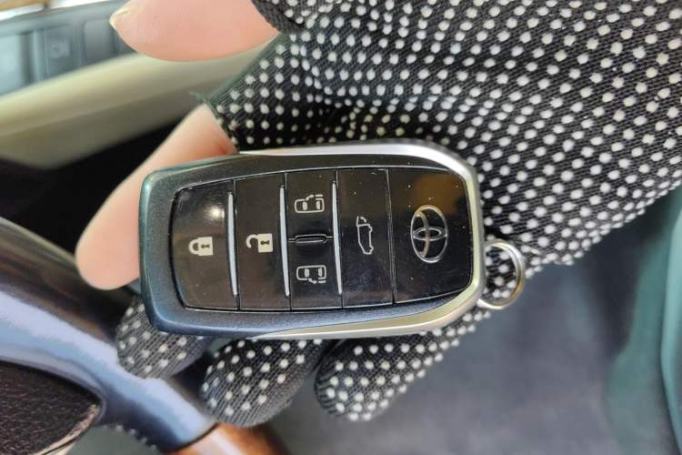 Used Toyota Alphard 2015 3.5L Prestige Edition Vehicle Key