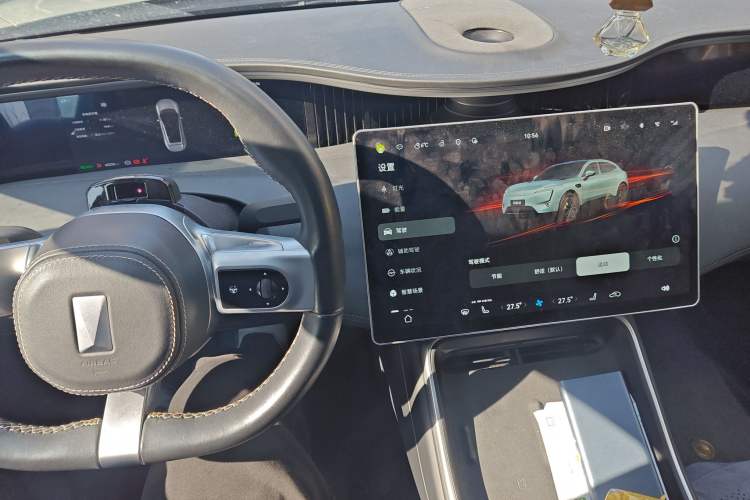 Used Avatr 11 2023 Long-Range Single-Motor Version 5 Seats Audio And AC Panel