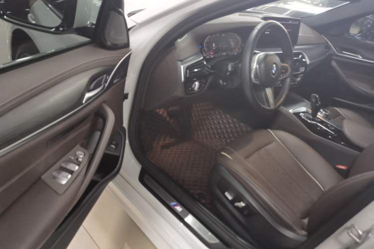 Used BMW 5 Series 2021 530Li Leading Model M Sport Package Driver Seat