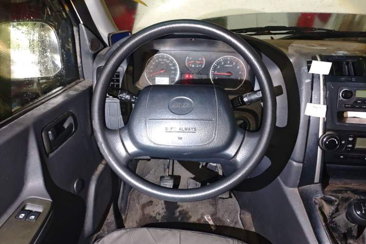 Used Jinbei Express 2017 2.0L Standard Version V19
