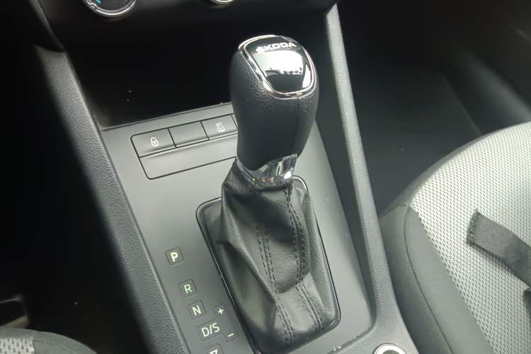 Used Skoda Octavia 2017 Classic Model 1.6L Automatic Comfort Edition