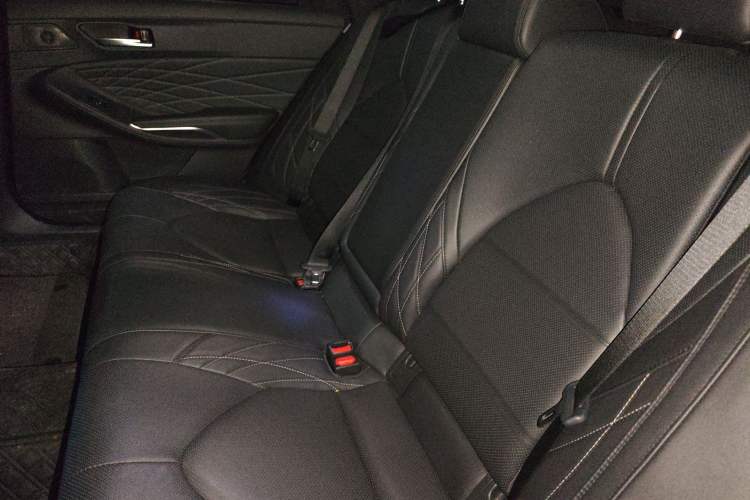 Used Toyota Avalon 2023 Dual-Motor 2.5L XLE Prestige Edition Left Rear Seat