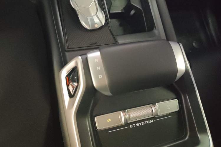 Used Deepal G318 2024 Four-Wheel-Drive Air Suspension Model