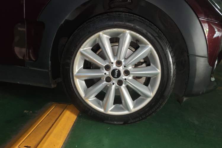 Used MINI Clubman 2016 Revised 1.5T COOPER Right Front Wheel Hub