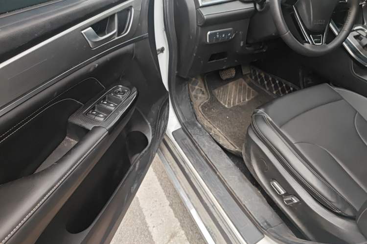 Used Haval M6 2021 PLUS 1.5T DCT Prestige Smart Connectivity Model