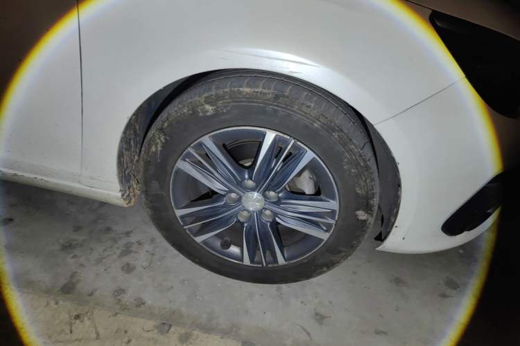 Used Peugeot 308 2016 1.6L Automatic Luxury Edition Right Front Wheel Hub