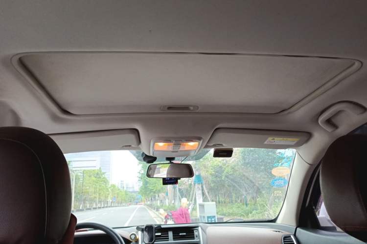 Used Land X5 2016 Plus 1.5T CVT Leading Edition Headliner