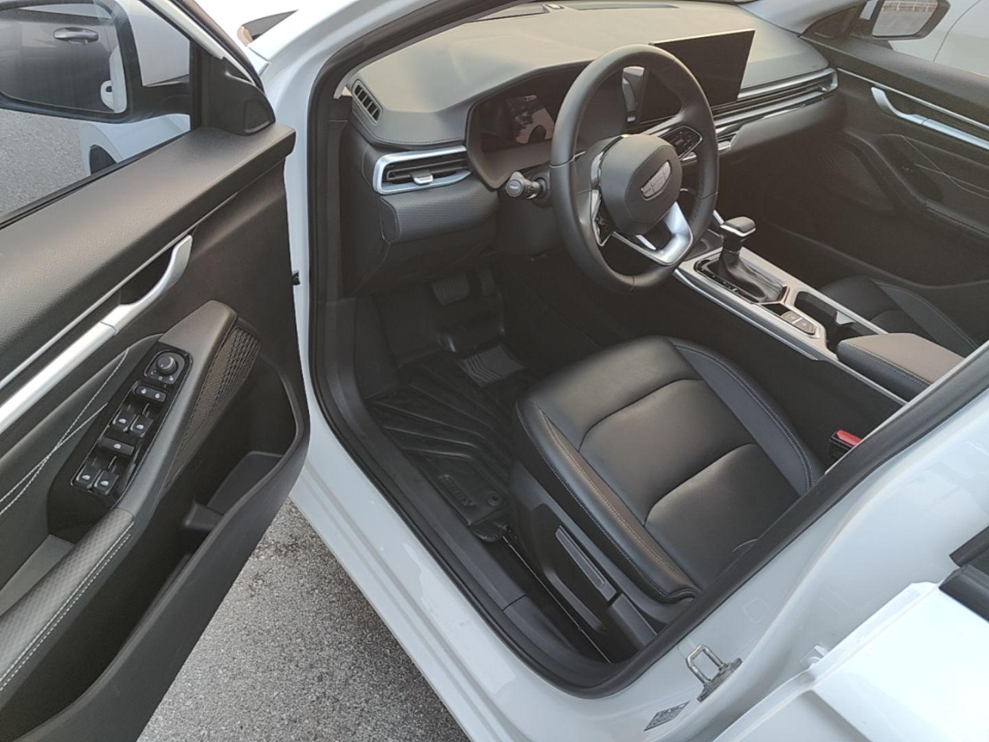 Geely Auto Emgrand 2026 Model 4th Generation 4 Millionth Anniversary Edition 1.5L CVT Overdrive Edition — снимка 18
