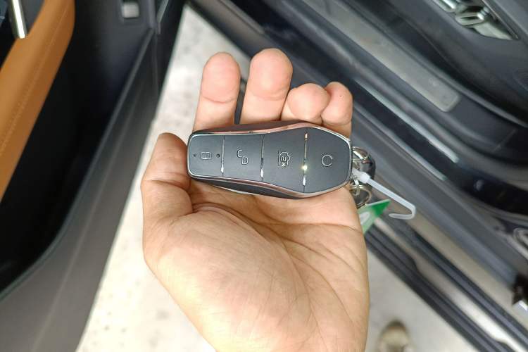 Used BYD Tang New Energy 2022 EV 730KM Luxury Model Interior 1