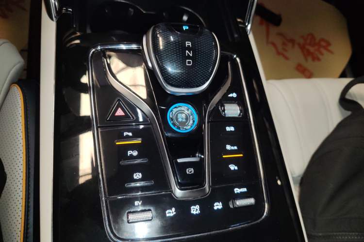 Used BYD Tang New Energy 2022 DM-p 215KM Four-Wheel Drive Flagship Model Gear Lever