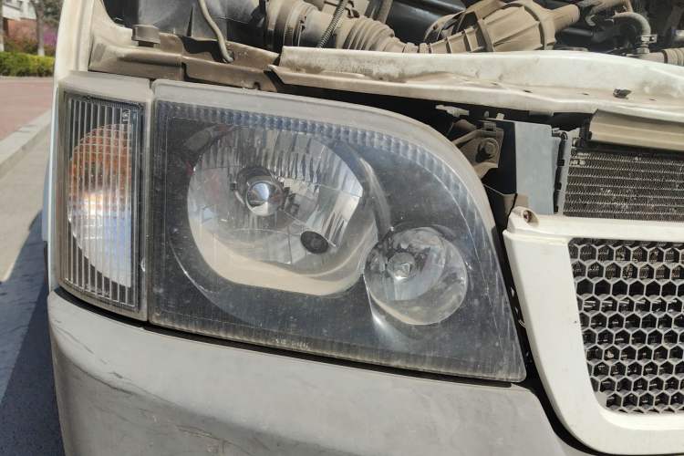 Used Ford Classic Transit 2013 2.8T Diesel Logistics Model with Short Wheelbase and Mid-Roof JX493ZLQ4