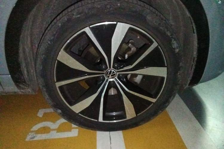 Used Volkswagen Tavendor 2023 380TSI All-Wheel Drive R-Line Journey Edition
