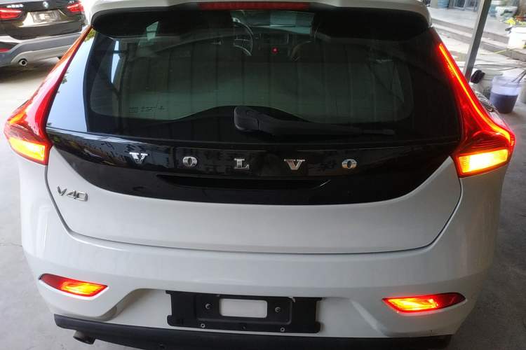 Used Volvo V40 2013 2.0T Zhiya Edition