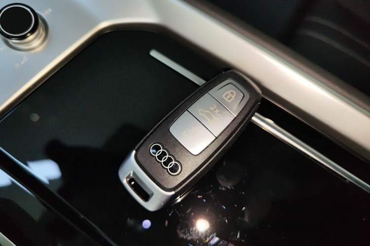 Used Audi Q6 2025 40 TFSI quattro Commemorative Edition Yulin Package 7 Seats