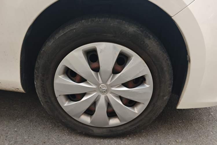 Used Toyota YARiS L Zhi Xuan 2015 1.5E Automatic Charm Edition Right Front Wheel Hub