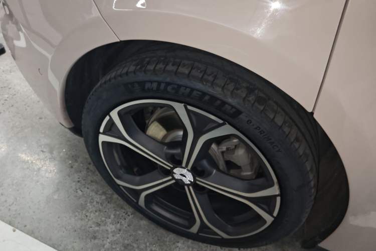 Used Nio ET5T 2023 75 kWh Touring Right Rear Wheel Hub