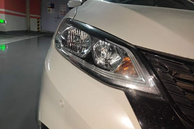 Used Nissan Tiida 2019 1.6L CVT Smart Drive Version China VI Standard Right Front Headlight