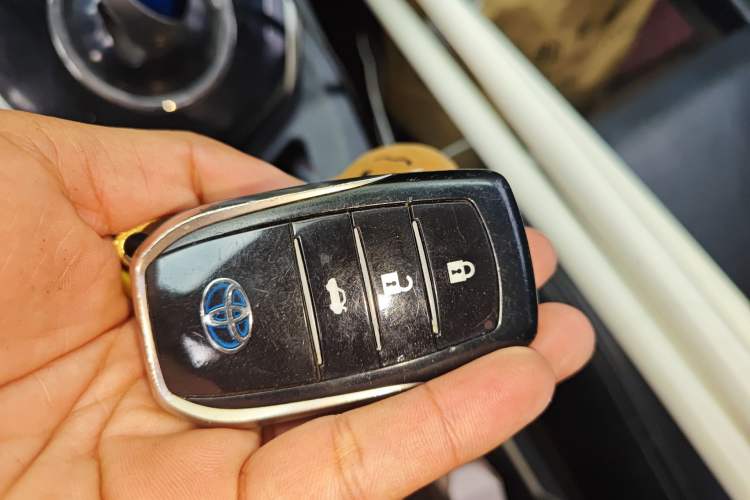 Used Toyota Levin 2016 Dual-Engine 1.8H GS-L E-CVT Leading Edition
