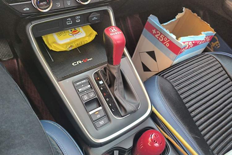 Used Honda CR-V 2023 240TURBO Two-Wheel Drive Deluxe Edition 7 Seats Gear Lever