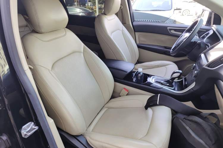 Used Ford Edge 2016 EcoBoost 245 Two-Wheel-Drive Titanium 5-Seater
