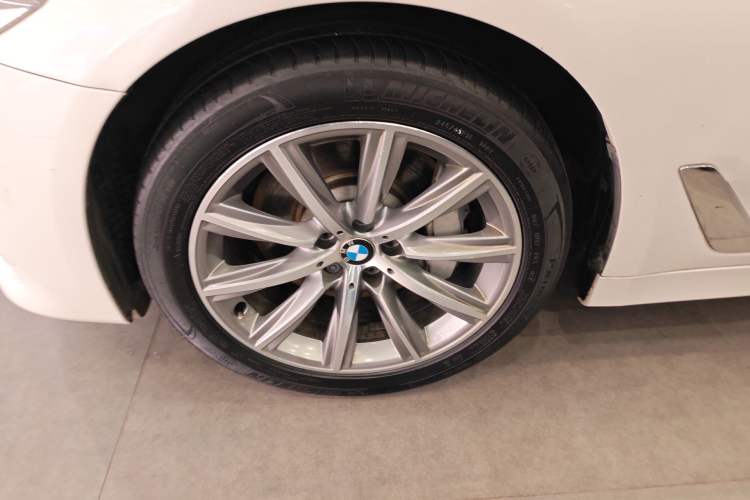 Used BMW 5 Series 2018 528Li Launch Special Edition Exterior 4