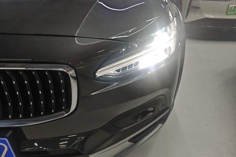 Used Volvo V90 2021 Cross Country B5 AWD Smart Range Edition Left Front Headlight