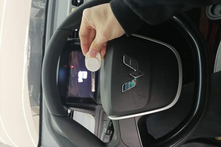 Used Wuling Hongguang MINIEV 2022 Macaron Premium Model – Lithium Iron Phosphate
